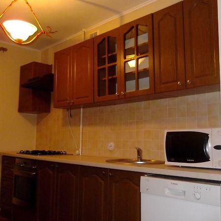 Comfortable Apartments In Centre With 3 Bedrooms Rivne Eksteriør bilde