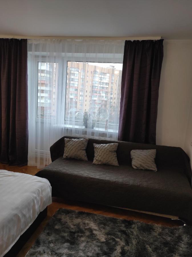 Comfortable Apartments In Centre With 3 Bedrooms Rivne Eksteriør bilde